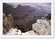 1 Grand Canyon (01) * Von den jährlich 5 Mio. Besucher waren an diesem Tag viele unterwegs - wir haben deshalb den überfüllten Shuttle-Busse nicht genutzt um von einem Aussichtspunkt zum Nächsten zu kommen. * 3872 x 2592 * (3.95MB)